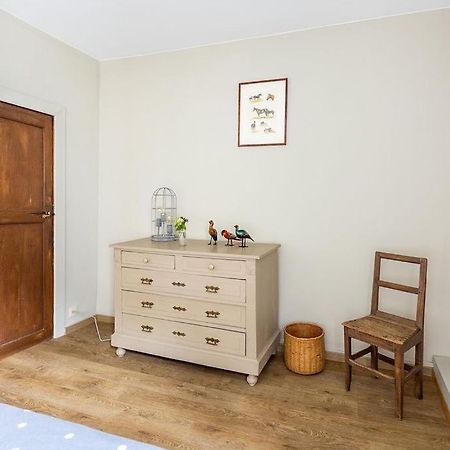 Le Petit Chapitre : Maison De Charme Lägenhet Fosses-La-Ville Exteriör bild
